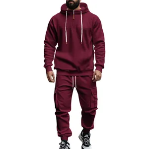 Burgunderfarbenes Trainingsanzug-Set für Herren mit Kapuzenpullover und Cargo-Hose