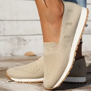 Lässige atmungsaktive Mesh-Slipper für Damen mit modischem Fly-Knit-Texturdetail