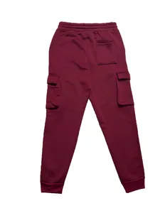 Rückansicht der weinroten Fleece-Cargo-Jogginghose für Herren mit elastischem Bund