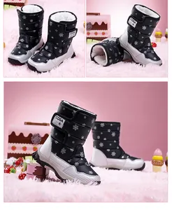 Children's winter snow boots with plush lining and snowflake pattern for boys and girls