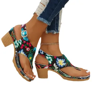 Modische Damen Zehentrenner Sandalen mit Blumenstickerei und verstellbarem Riemen