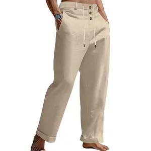 Detailweergave van beige heren vrijetijdsbroek van katoen en linnen met trekkoord.