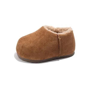 Warme Winter-Schlupfschuhe für Kinder mit dickem Plüschfutter in braunem Wildleder-Look