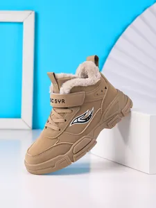 Botas Martin para niños en color caqui con forro de piel gruesa y suela antideslizante