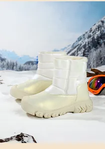 Waterdichte parelwitte sneeuwlaarzen voor kinderen met warme voering in de sneeuw