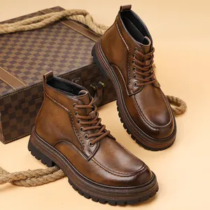 Stivali Martin classici in pelle marrone da uomo con suole spesse e stile British work boot