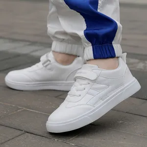 Zapatillas blancas de cuero para niños para la escuela con cierres velcro ajustables