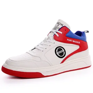 Stilvolle weiße Herren-Freizeitschuhe mit roten und blauen Akzenten, Low-Top