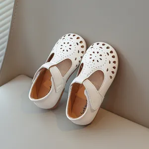 Elegant white hollowed-out Mary Jane shoes for girls with soft sole princess design