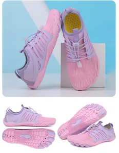 Viste multi-angolo di scarpe a piedi nudi a cinque dita rosa e viola per escursioni