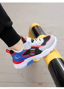 Leichte Mesh-Sneaker für Jungen in Grau, Blau und Rot für Sport und Freizeit