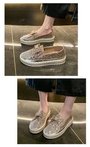 Vues détaillées des mocassins à plateforme pailletés avec nœud en strass et semelle
