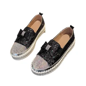 Mocassins à paillettes pour femmes avec nœud en strass étincelant et semelle blanche épaisse