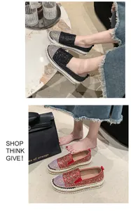 Mocassini platform con strass glitterati neri e rossi per uno stile casual alla moda