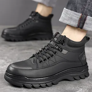 Stivali Martin classici in pelle nera da uomo con design alto e suole in gomma spesse