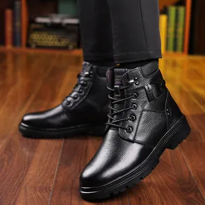 Stilvolle Herren-Schnürstiefel aus schwarzem Leder mit warmem Innenfutter aus Pelz