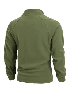 Detaillierte Rückansicht eines olivgrünen Fleece-Pullovers für Herren mit Raglanärmeln