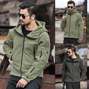 Vue détaillée du sweat à capuche tactique en polaire pour hommes, vert armée et gris foncé