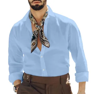 Chemise décontractée en coton et lin bleu clair pour hommes avec un col à revers