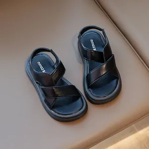 Sandali estivi classici con zeppa nera con cinturini incrociati e cinturino elastico posteriore