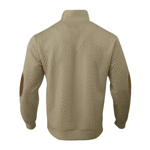 Rückansicht eines strukturierten khakifarbenen Herren-Sweatshirts mit Stehkragen