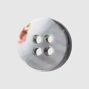 Bouton à 4 trous en nacre naturelle de Troca de qualité supérieure pour chemises