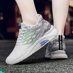 Ademende heren hardloopschoenen met 6 cm verhoging en een lichtgewicht zachte zool