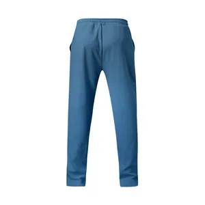 Vista trasera detallada de pantalones de chándal ligeros y holgados para hombre