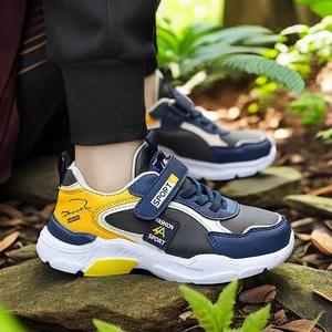 Chaussures de Sport pour Garçons Surface en Maille Respirante Auto-agrippant Baskets Décontractées pour Enfants Printemps Automne Chaussures de Course en Plein Air