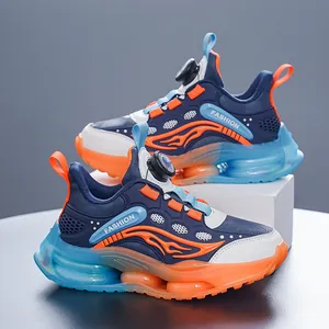 Baskets de sport à la mode pour garçons pour la course et le basket en automne et hiver.