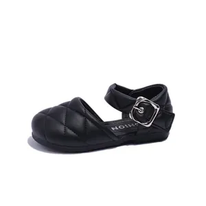 Eleganti scarpe Mary Jane da bambina in pelle nera trapuntata con fibbia d'argento