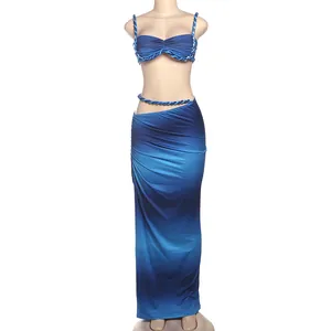 Sexy blaues Ombré-Set bestehend aus einem kurzen Camisole-Top und einem langen Maxirock