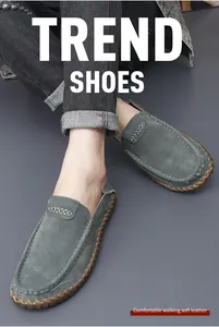 Gros plan sur des mocassins en daim gris avec détails cousus main pour la marche confortable.