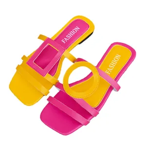 Sandales plates 2025 tendance pour femmes en design color-block jaune et magenta