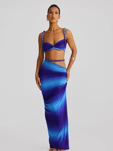Sexy blaues Farbverlauf-Zweiteiler-Set mit Crop Top und langem figurbetontem Maxirock