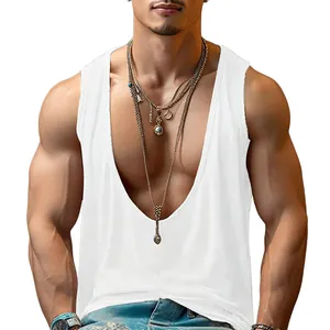 Vista detallada de una camiseta de tirantes blanca para hombre con cuello en V profundo.