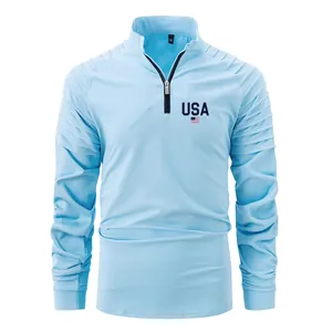 Polo azul claro para hombre con logo USA, cremallera corta y mangas con pliegues