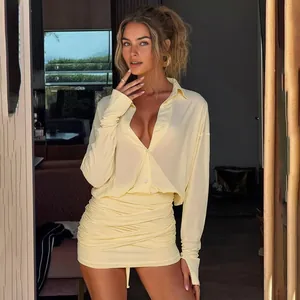 Mini abito chemisier sexy giallo pallido a maniche lunghe arricciato con colletto da donna