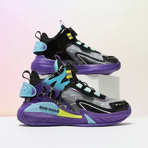 Basketballschuhe für Jungen mit Drehverschluss in Violett und Schwarz