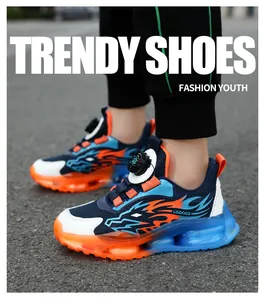 Sneakers sportive per bambini blu e arancioni con sistema a fibbia rotante