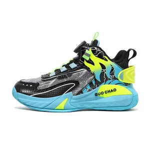 Basketbalschoenen voor jongens met antislipzool en handig draaisluitingsysteem