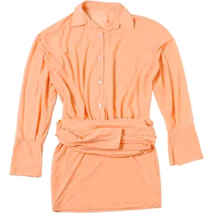 Elegante abito a camicia a maniche lunghe pesca con vita a portafoglio e bottoni