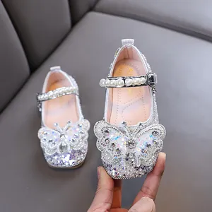 Élégantes chaussures de princesse argentées à paillettes pour filles avec papillon
