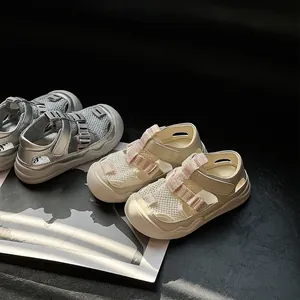 Ademende mesh sandalen voor peuters met een zachte antislipzool en klittenband
