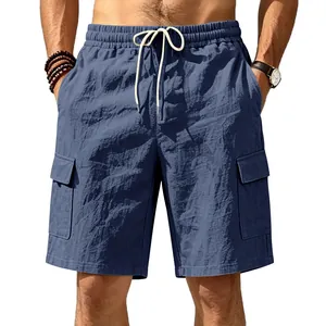 Gedetailleerd overzicht van de marineblauwe linnen cargoshorts voor heren met zakken