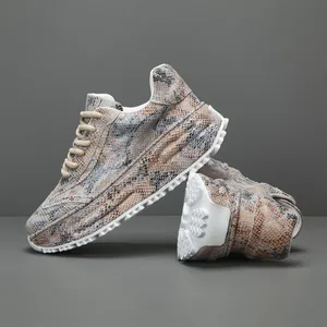 Baskets chunky pour hommes avec texture cuir de serpent et semelle épaisse