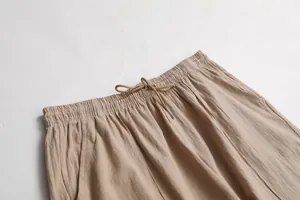 Détail de la taille du pantalon de détente pour hommes en coton et lin froissé