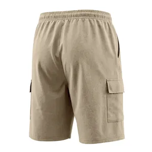 Achteraanzicht van losse kaki linnen cargoshorts voor heren met elastische taille