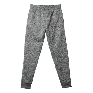 Vista trasera detallada de pantalones de chándal gris jaspeado para hombre con forro