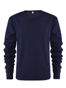 Detail des blauen Herren-Langarmshirts mit atmungsaktiver Waffelstrick-Struktur und Rundhals